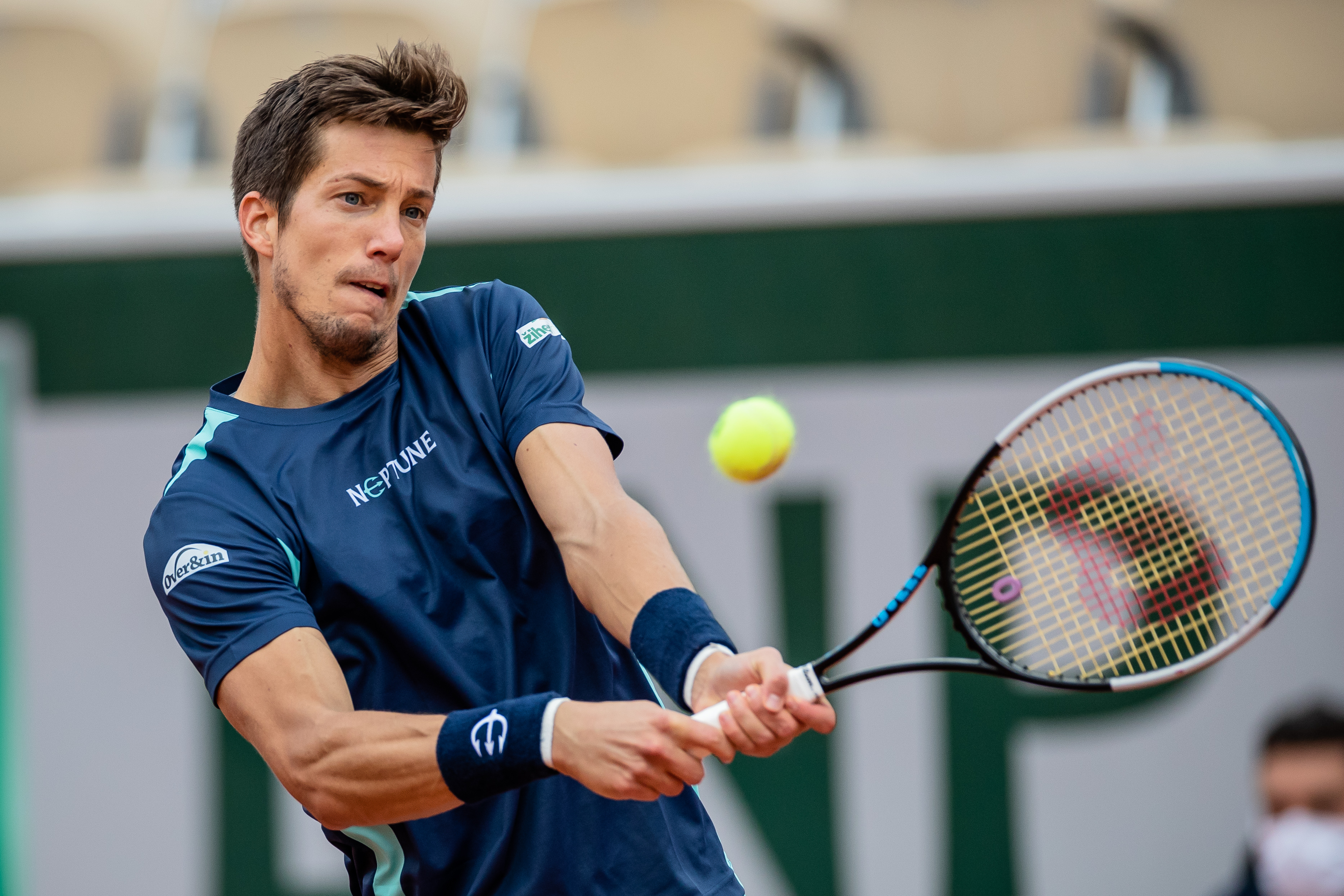 世界网球队轻取英国网球队,西西帕斯送出助攻的简单介绍 世界网球队轻取英国网球队,西西帕斯送出助攻的简单介绍