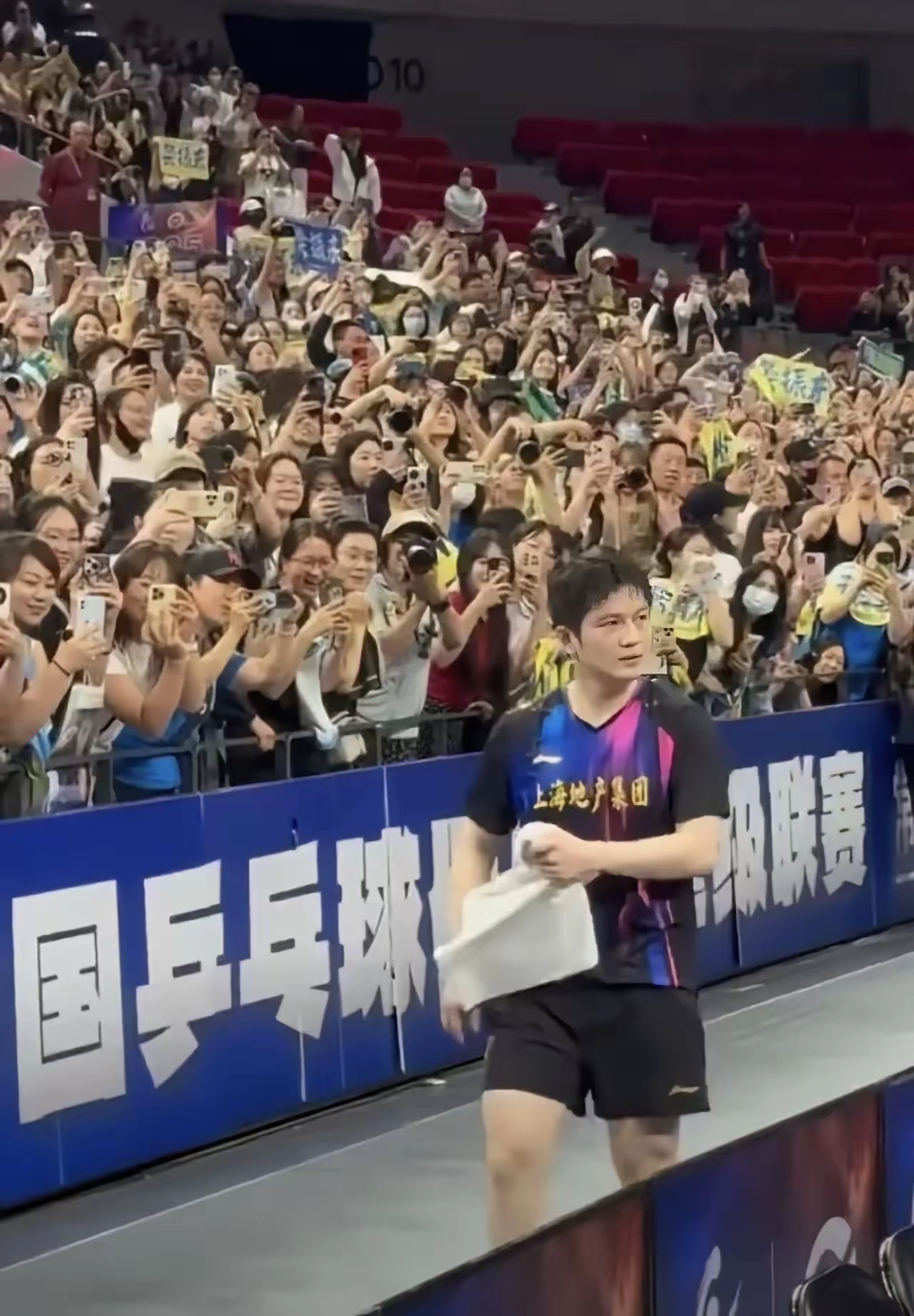 关于日本乒乓球队轻取韩国乒乓球队，樊振东完成帽子戏法的信息