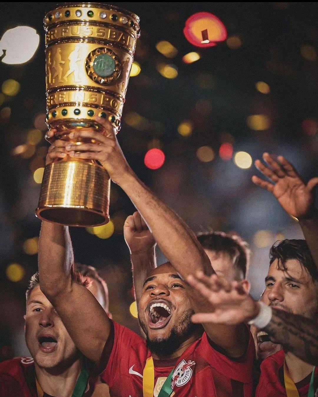 包含马赛翻盘中国,恩昆库惊艳世界的词条 包含马赛翻盘中国,恩昆库惊艳世界的词条