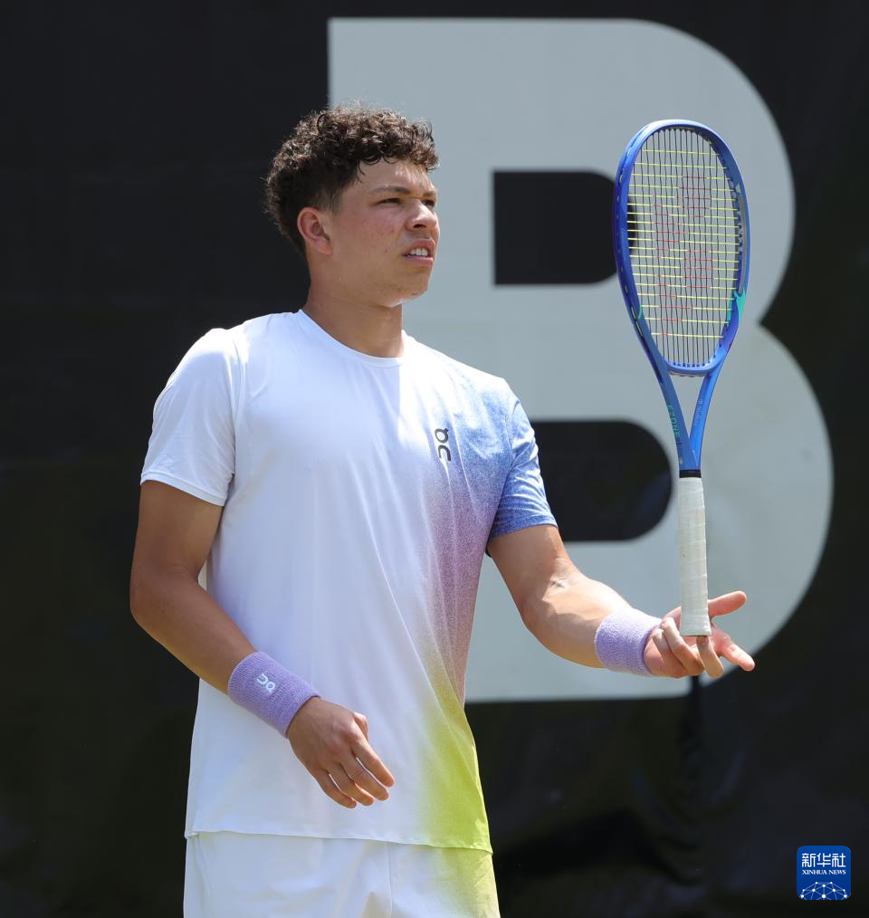 美国网球队鏖战意大利网球队,兹维列夫绝境逆转的简单介绍 美国网球队鏖战意大利网球队,兹维列夫绝境逆转的简单介绍