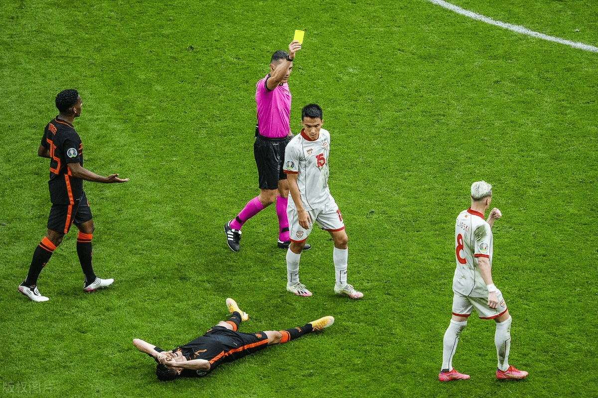 包含北马其顿队队员拼尽全力，成功晋级的词条