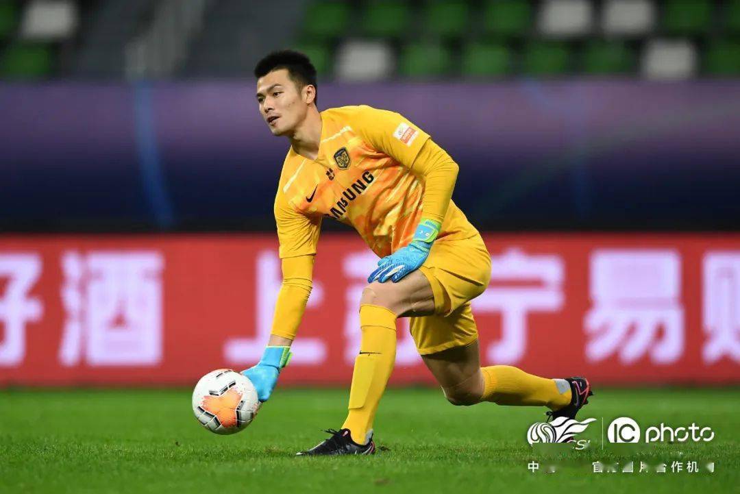 尤文图斯神锋极限挑射破门，助球队暂居积分榜榜首