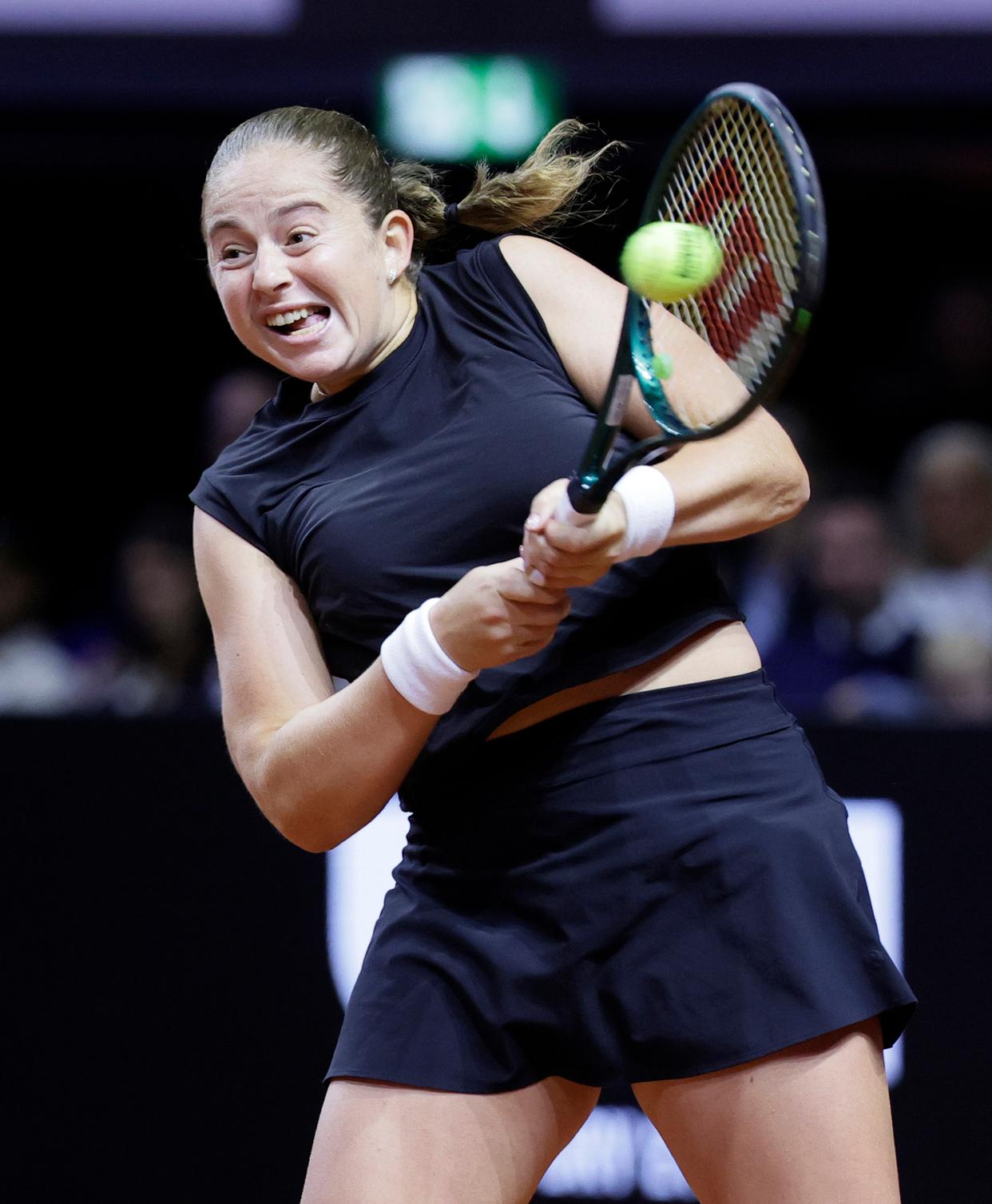 网球女单决赛:俄罗斯选手问鼎 网球女单决赛:俄罗斯选手问鼎