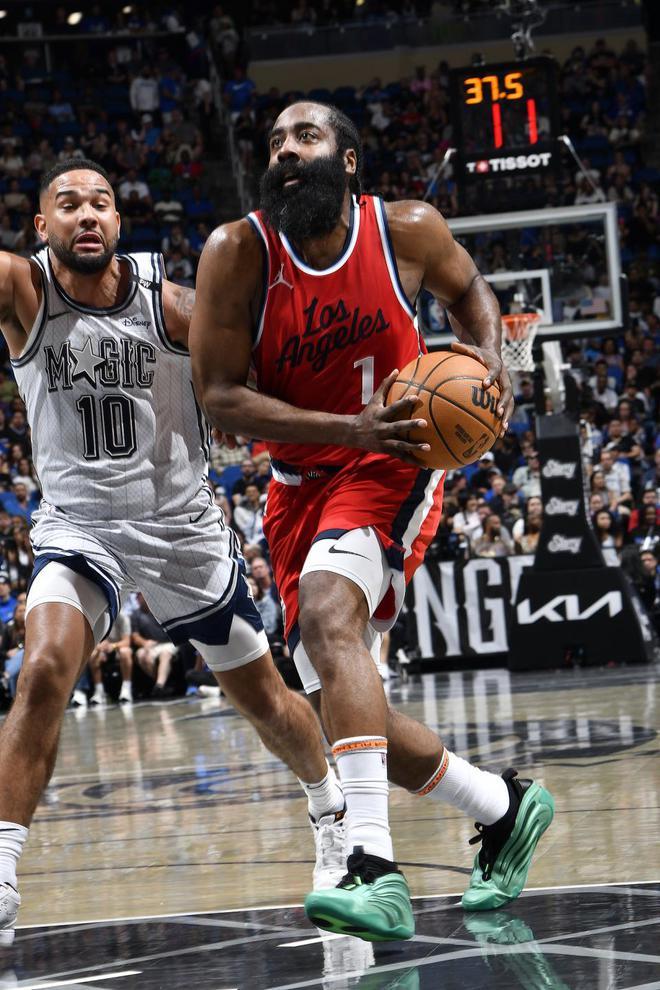 包含快船全队发威，实现横扫取胜的词条