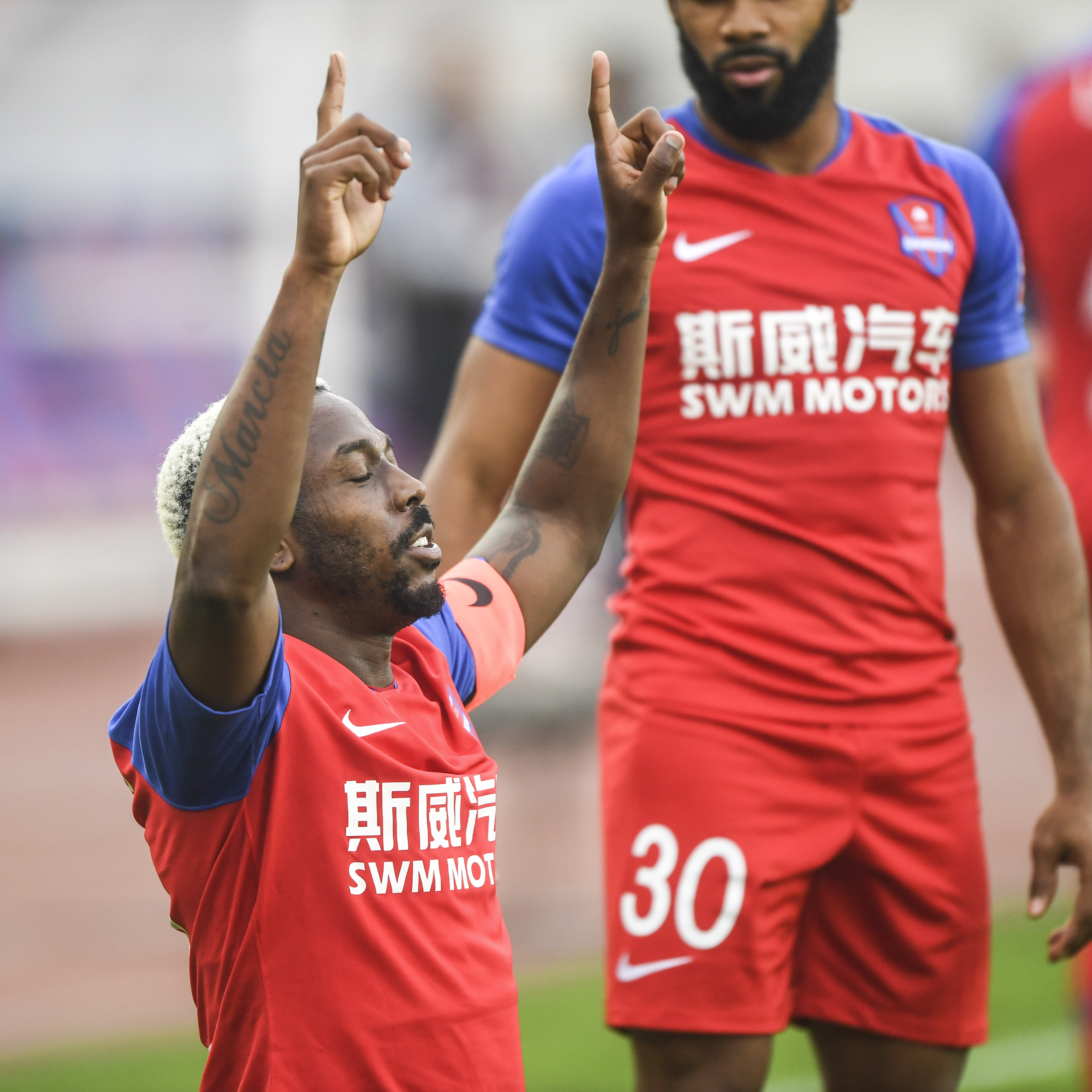 重庆斯威vs申花，冲刺抢分强强对话的简单介绍