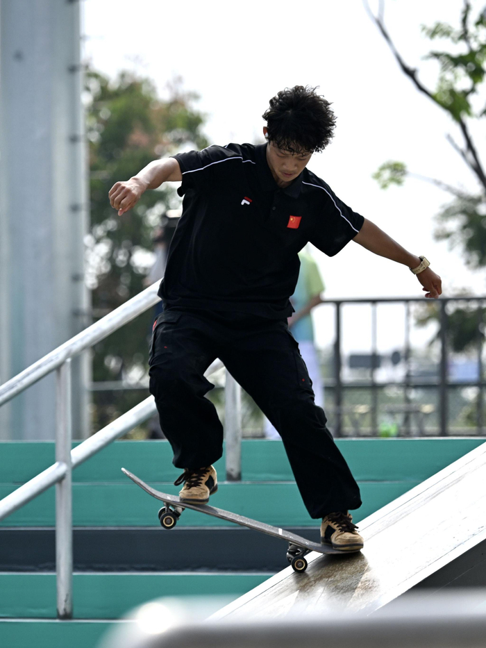 关于斯洛文尼亚滑板手勇夺滑板项目金牌的信息