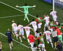 包含瑞士队险胜，欧洲杯半决赛名额尘埃落定的词条