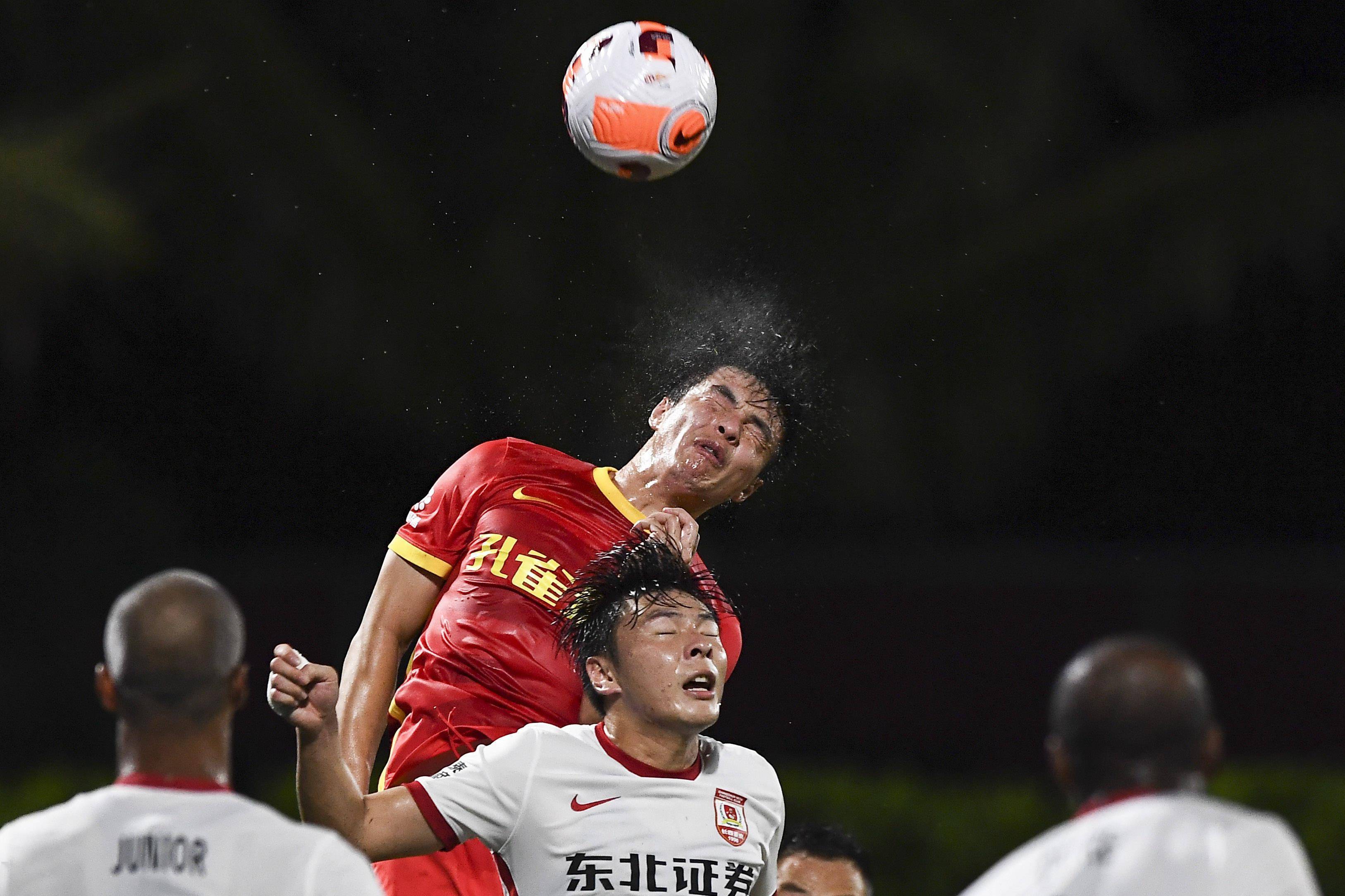 河北足球比赛夺魁，球迷沸腾的简单介绍