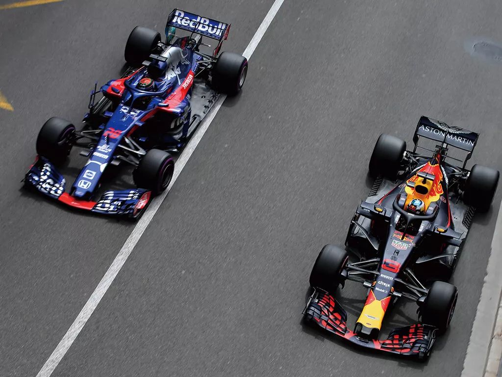 梅赛德斯险胜索伯车队，阿隆索统治全场的简单介绍