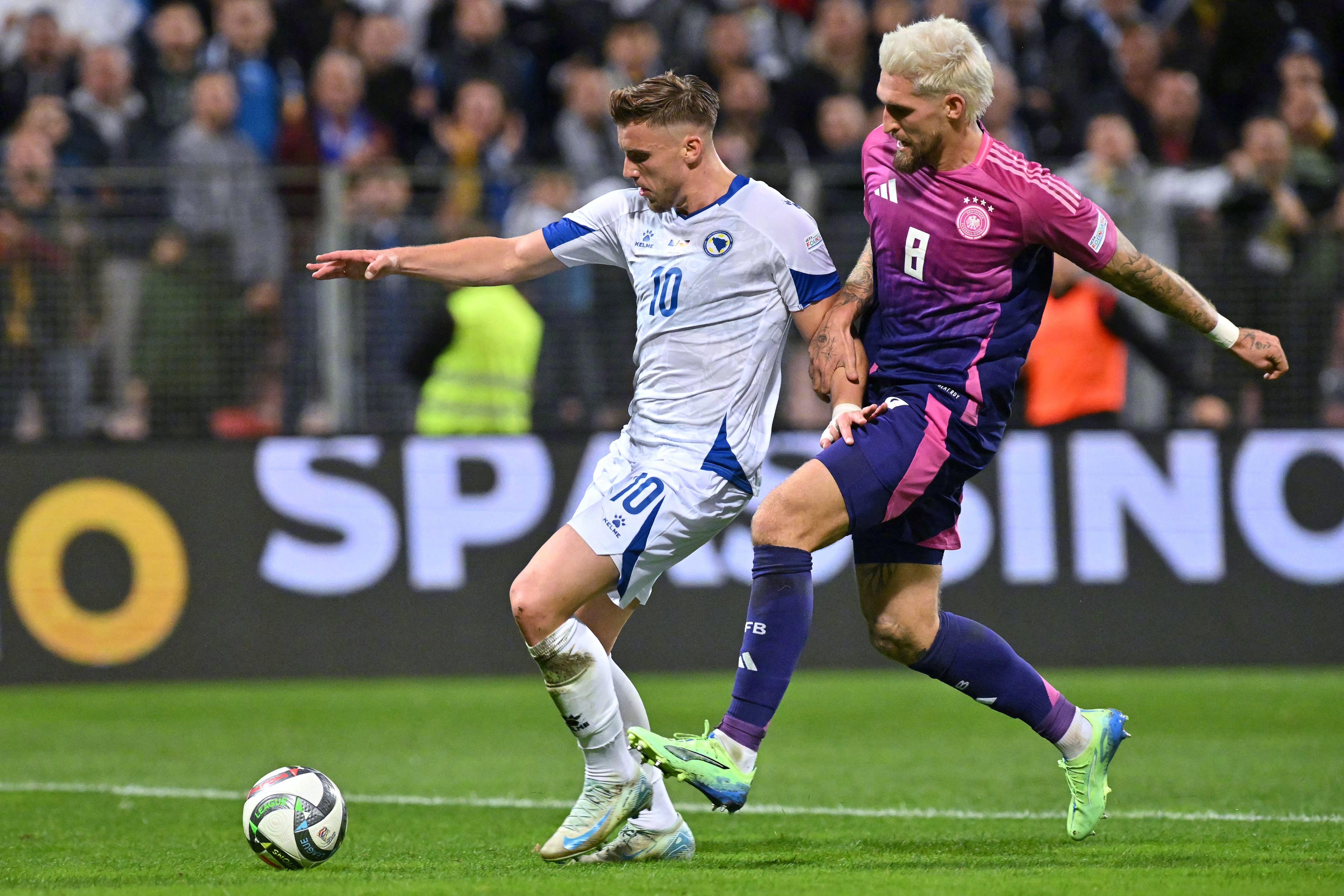 开云官方app入口-包含荷兰客场战胜丹麦，跻身强行列的词条