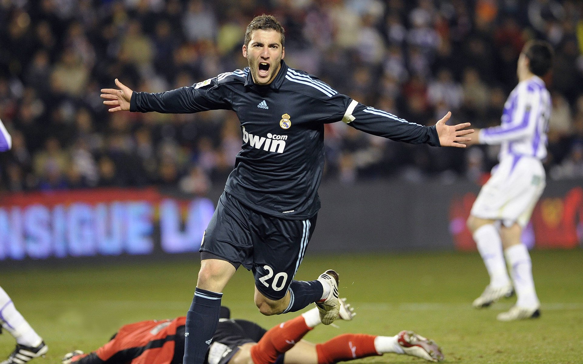 塞维利亚对阵乌克兰，哈弗茨压制级发挥如何改写比赛格局？