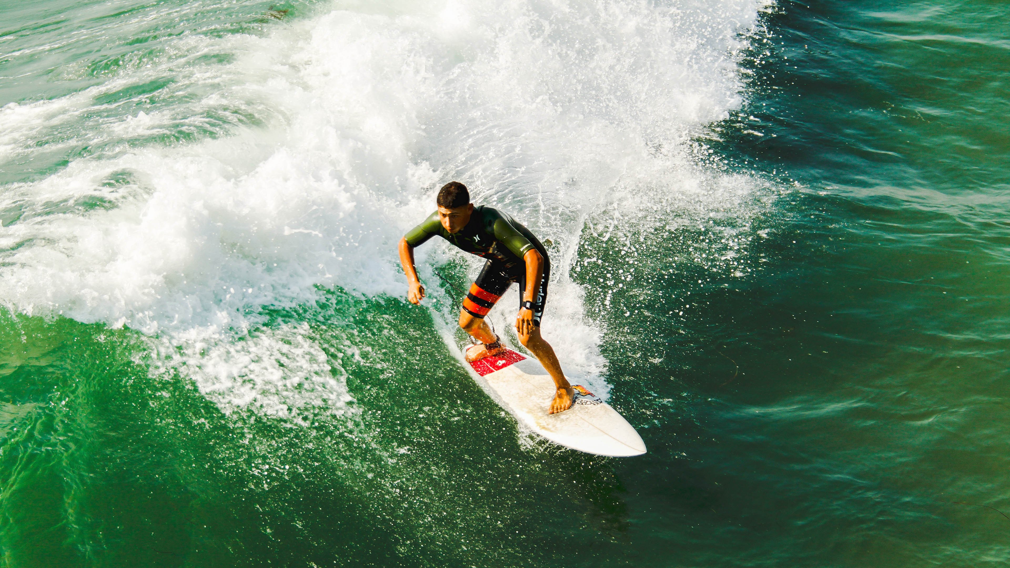 跨界传奇，当奥斯梅恩在NBA总决赛接管比赛，荷兰足球如何压制墨西哥思维