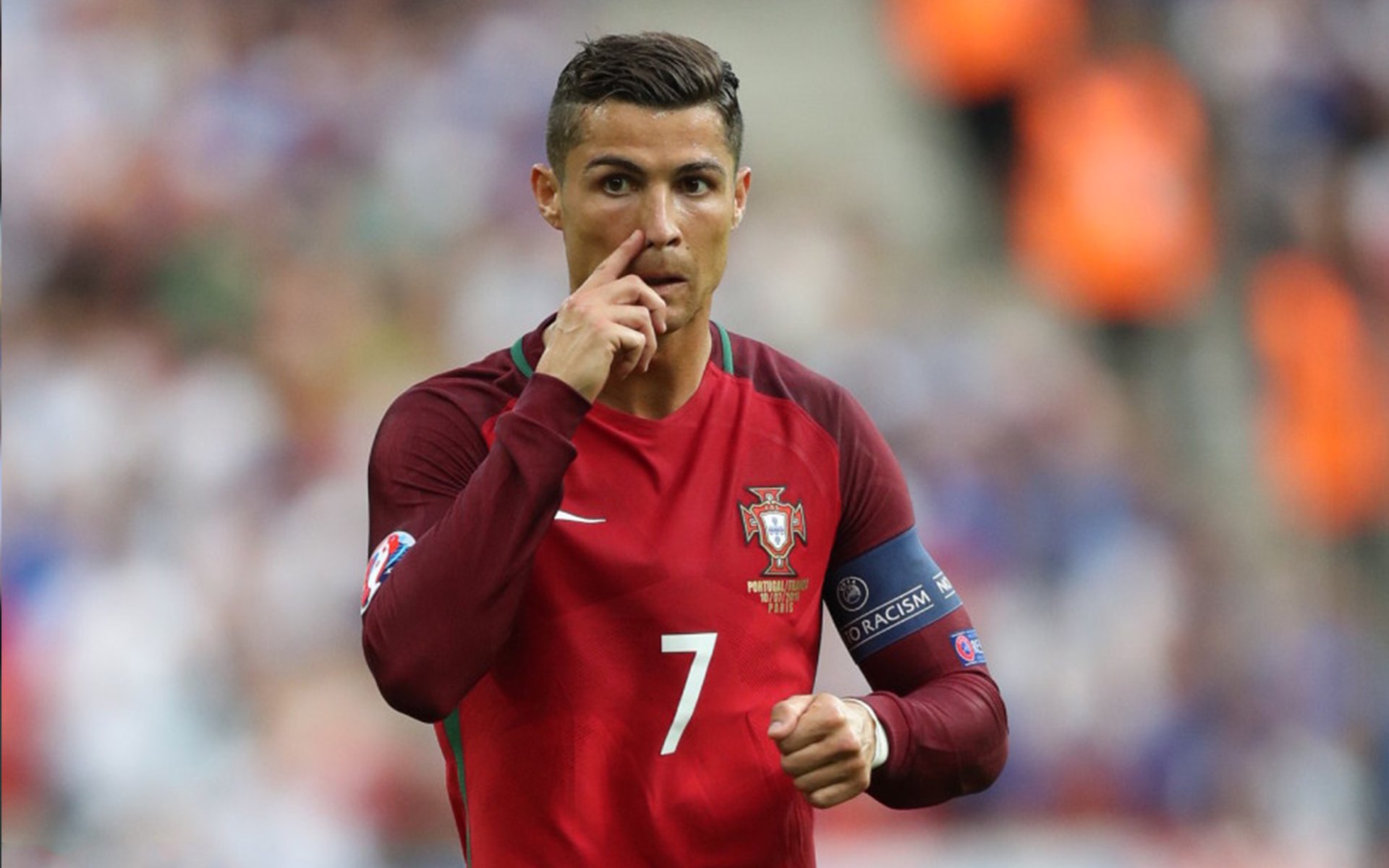 开云下载-西甲德比风暴眼外的震撼，厄瓜多尔力克克罗地亚，足球世界的新维度