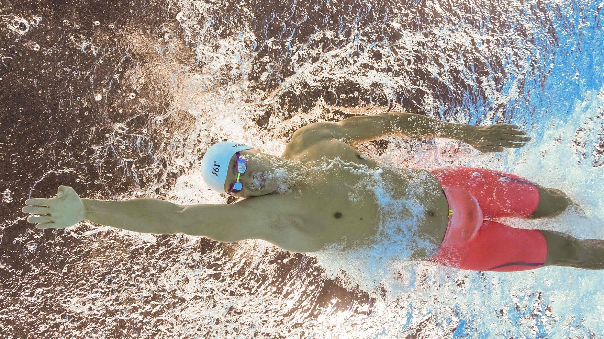 绝境中的灯塔，迪亚斯高光点亮苏格兰对阵挪威的史诗之夜